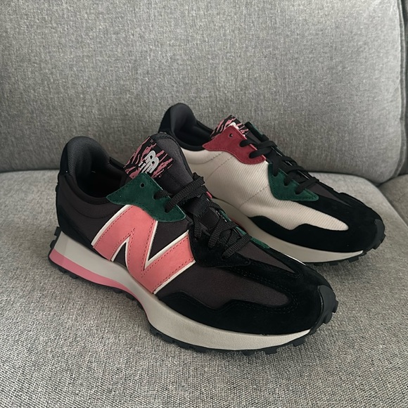 New Balance 327 “Chinese New Year” - black natural pink - Picture 1 of 10